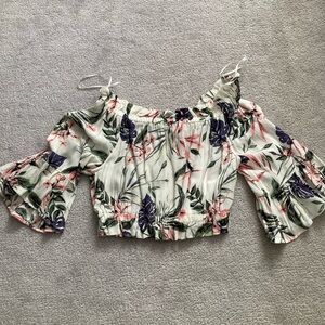 H&M Cropped-Off-the-shoulder blouse with floral print